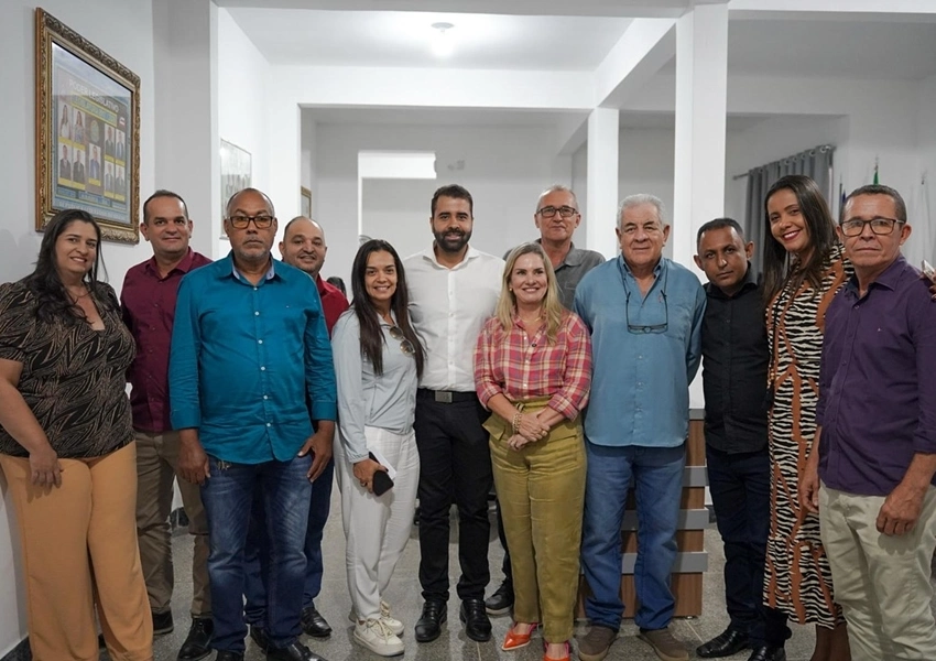 Ivana Bastos visita Abaíra ouve demandas e reforça compromisso com combate à seca na Chapada Diamantina