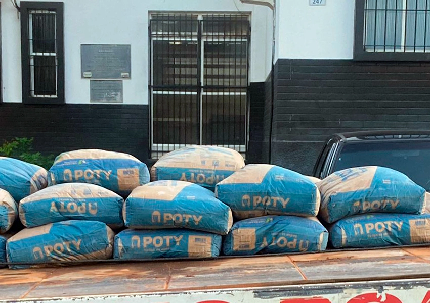 Funcionário é preso suspeito de furtar sacos de cimento de empresa em Livramento de Nossa Senhora