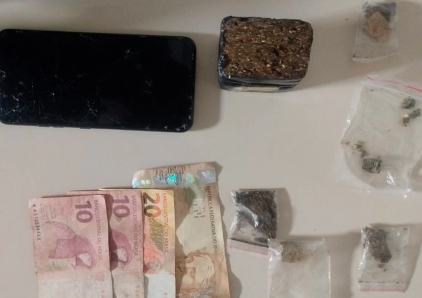 Homem é preso por tráfico de drogas no bairro Loteamento Bastos em Macaúbas